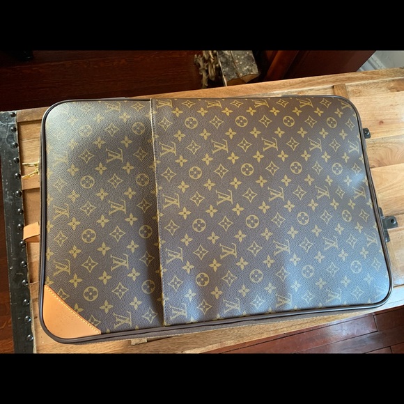 Louis Vuitton PEGASE 60 Travel Luggage - Picture 6 of 16